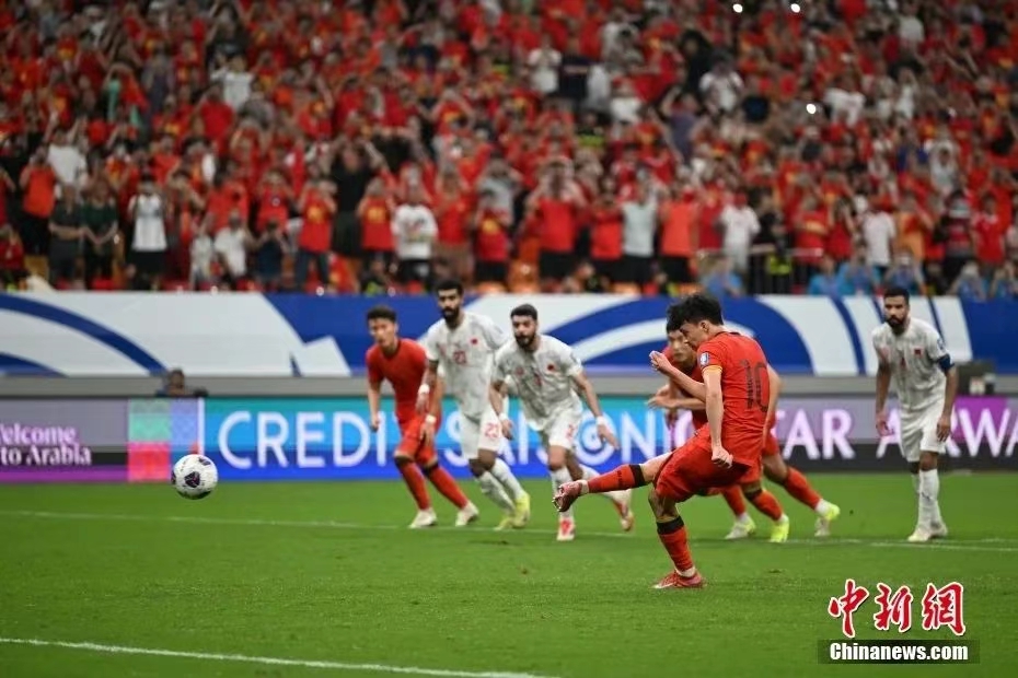 东亚杯国足0-2负日本：自1998年以来难觅击败日本