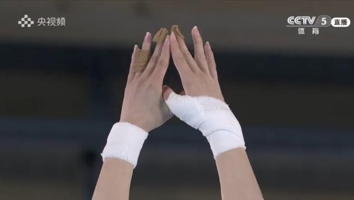 冠军只有一个，但水花有两朵：从东京到巴黎，