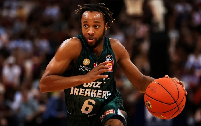 帕克爆发率队客场掀翻北控 南京同曦终结连败迎