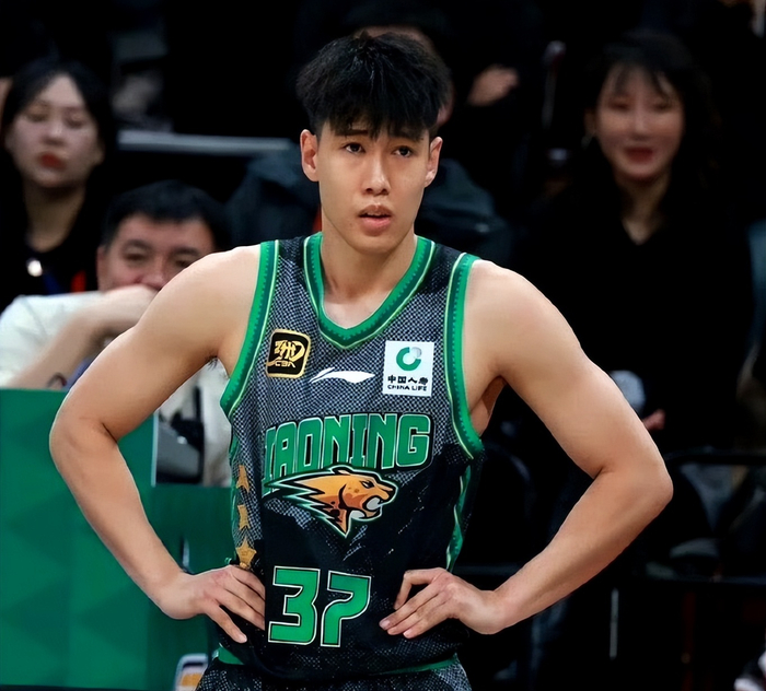 辽宁逆转同曦：张陈治锋爆发 李虎翼关键三分助