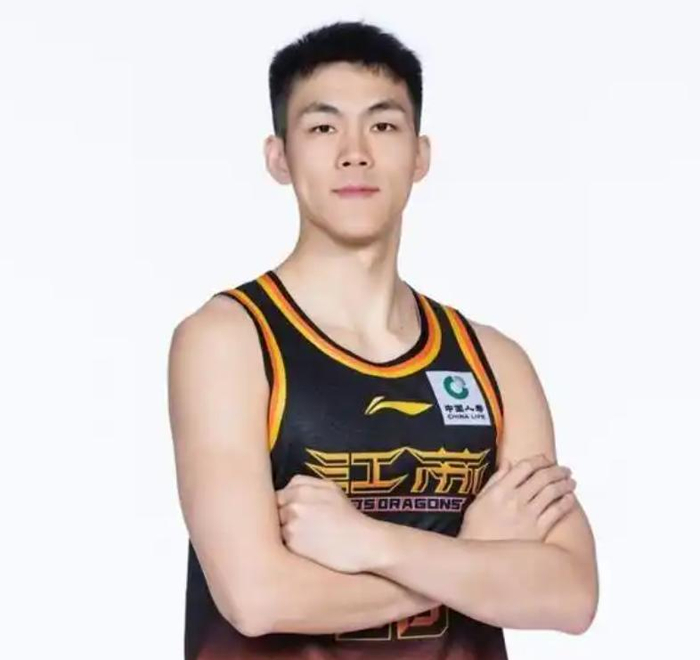 cba常规赛mvp争夺战：庞峥麟、张镇麟等四人激烈