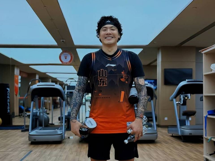 CBA季后赛焦点战打响，中超多场关键对决引关注