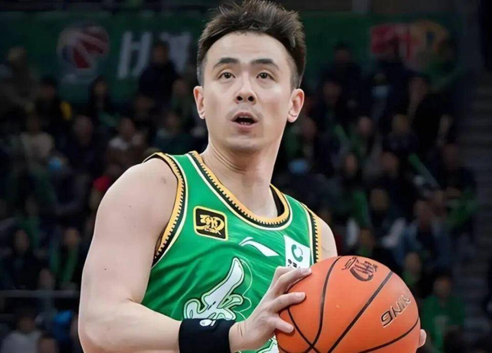 CBA季后赛焦点战打响，中超多场关键对决引关注